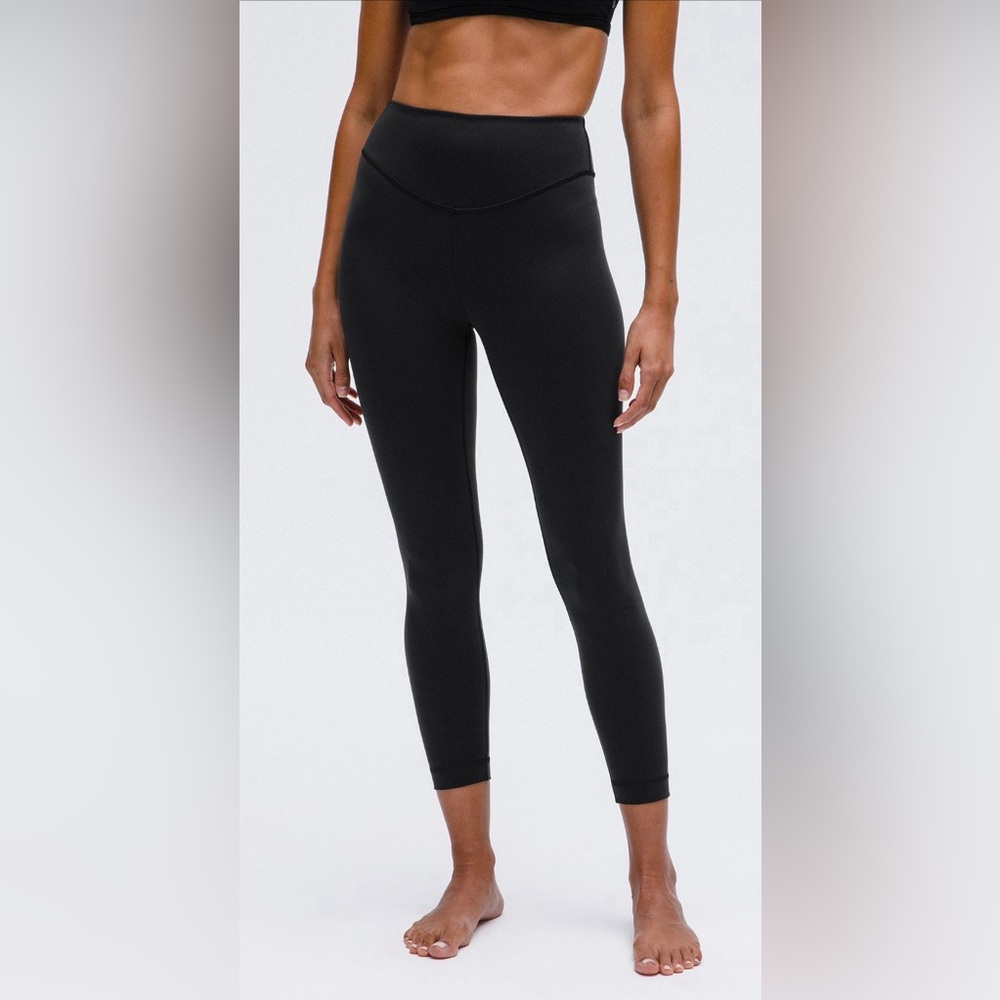 Lululemon black Wunder Under SmoothCover High-Rise Tight 25" sz 8